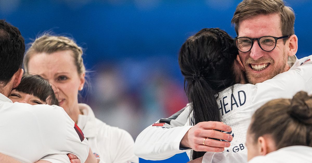 Curling: Great Britain wins its first Olympic gold medal in Beijing – with Swedish curling coach Christian Lindström