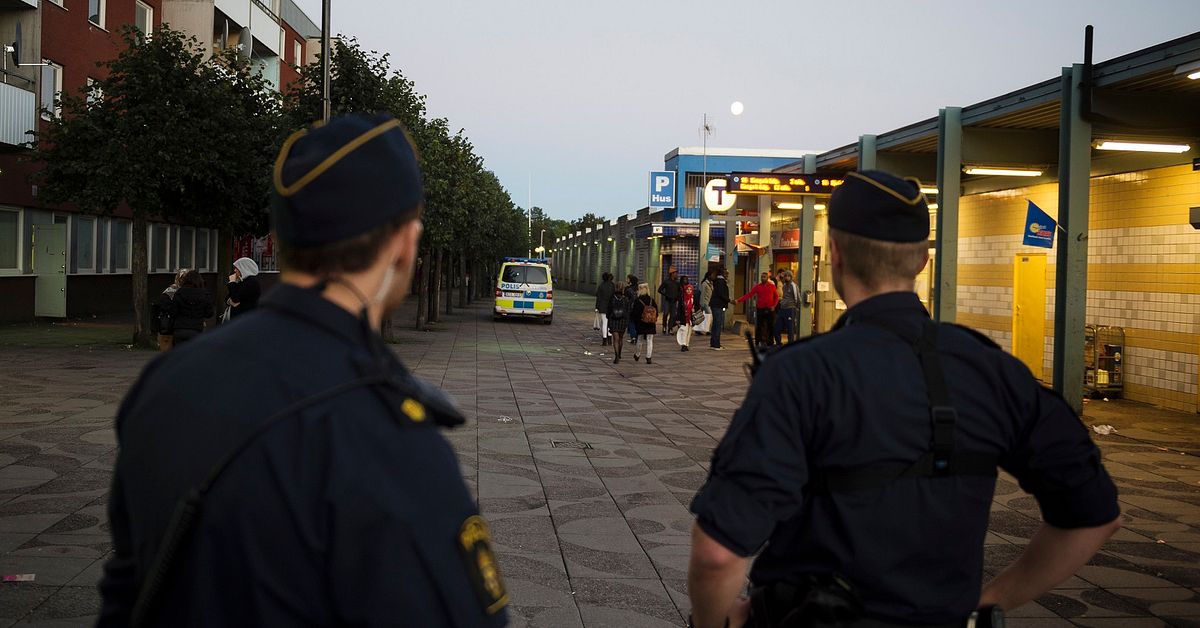 Polis får kameraövervaka i Rinkeby och Tensta | SVT Nyheter