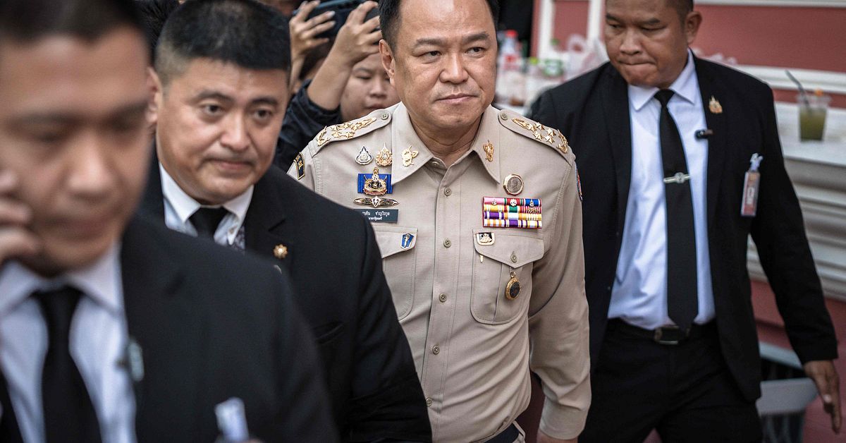 Thailand pausar vapenvila med Kambodja