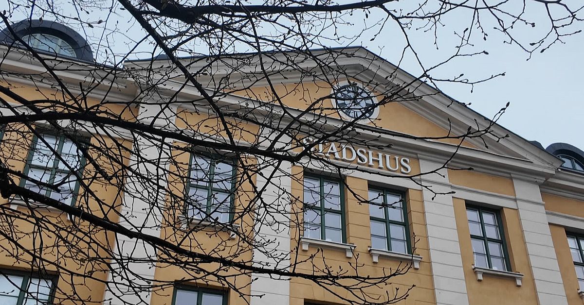 Anst&auml;lld p&aring; &auml;ldreboende i Ume&aring; polisanm&auml;ld f&ouml;r olovlig fotografering