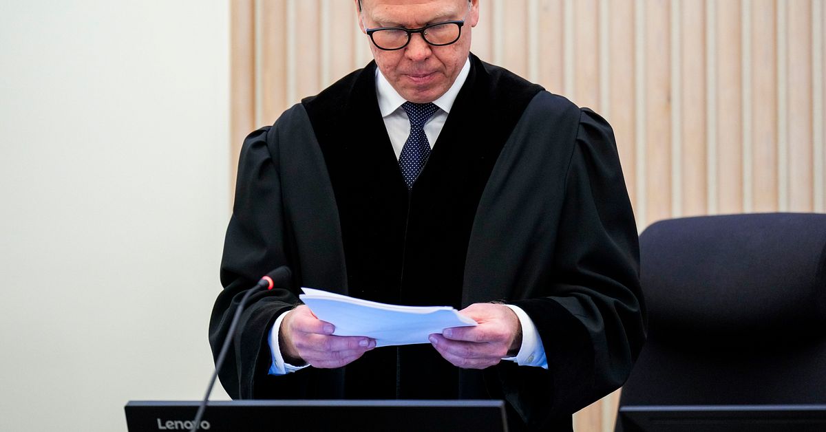 Läkare får 21 års fängelse för 70 våldtäkter