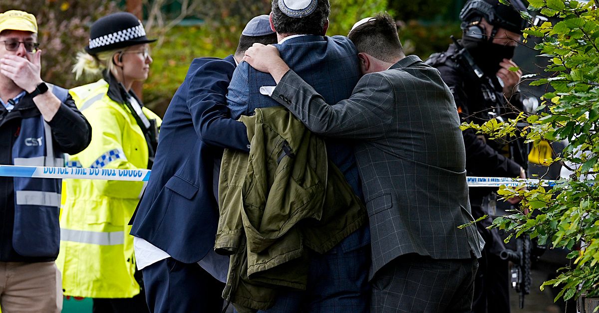 Manchester: Ett offer kan ha skjutits av polis