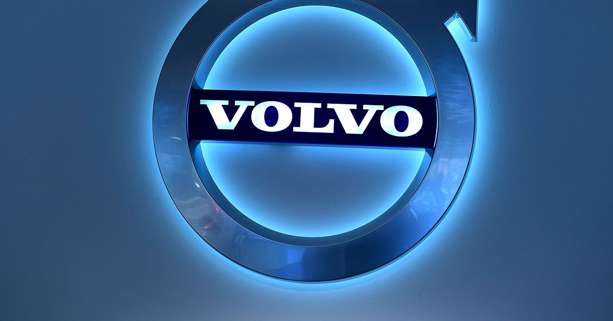 Volvo återkallar 72 000 nya elbilar