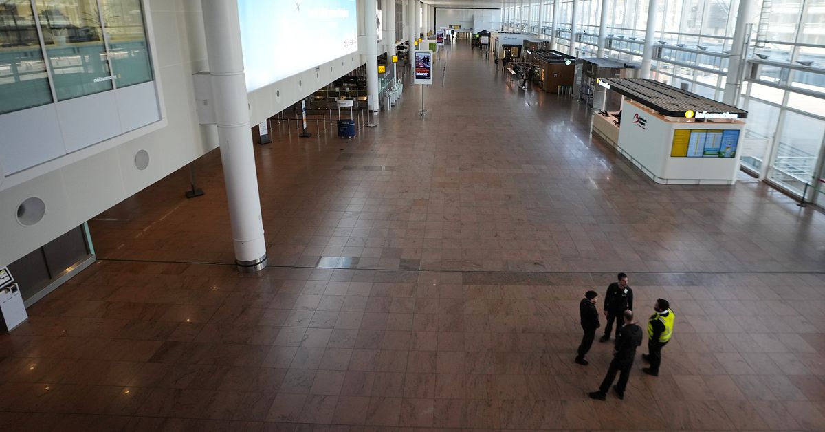 Pl&ouml;tsligt flygstopp i Belgien