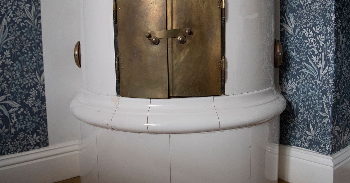 Kranium hittat i kakelugn i Vadstena