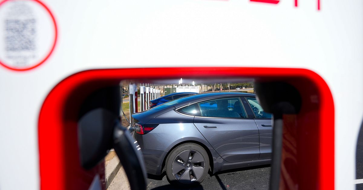 Teslaförsäljningen dyker