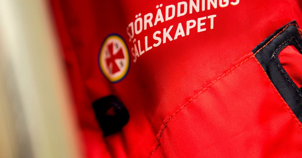 Stor s&ouml;kinsats efter f&ouml;rsvunnen b&aring;t i Oxel&ouml;sund