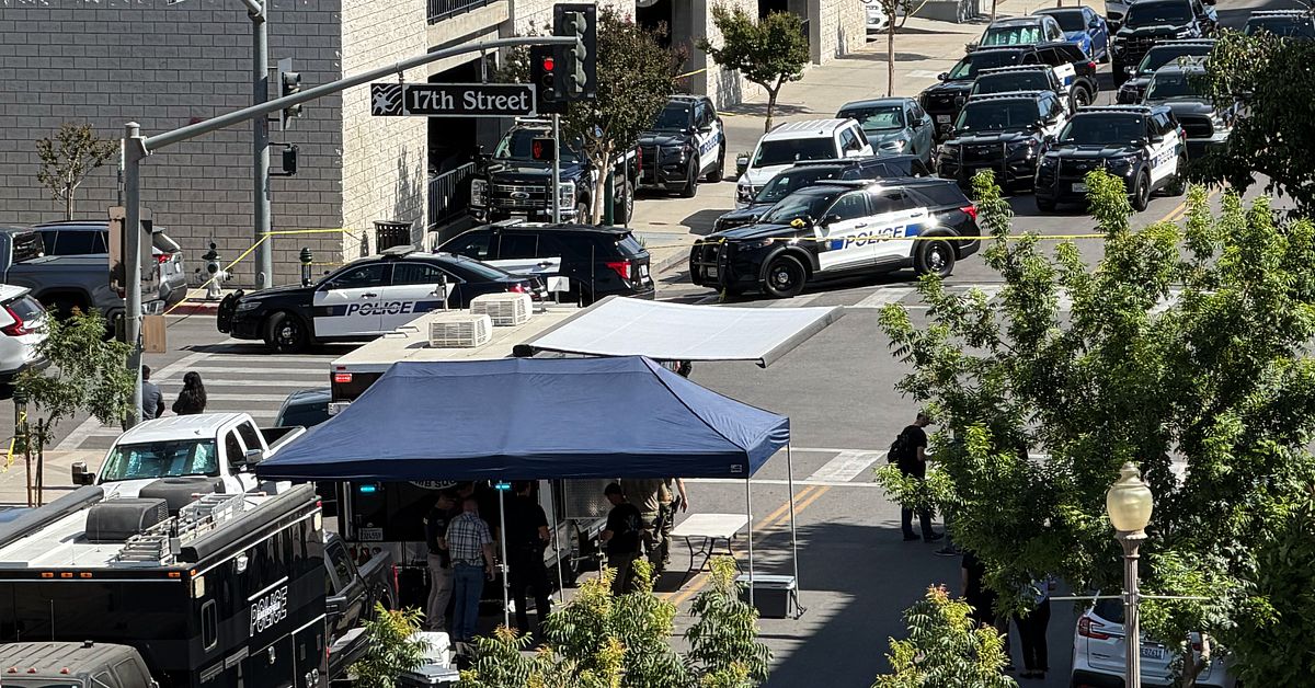 Gisslandrama p&aring; bank i Bakersfield i USA