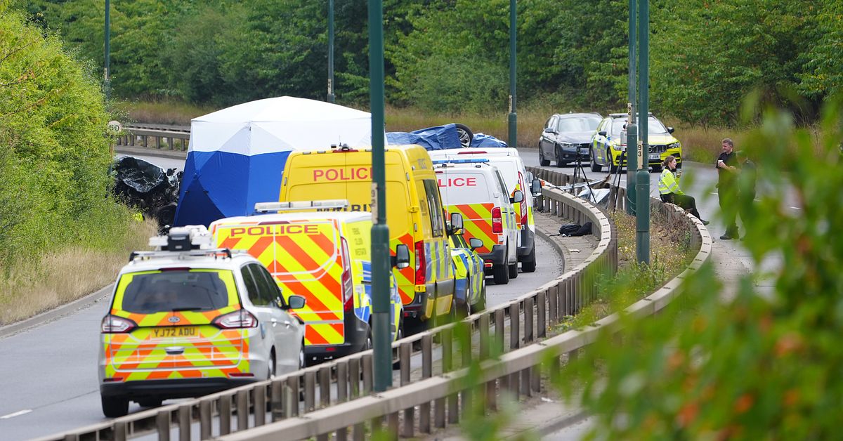 Sju d&ouml;da i kollision efter polisjakt i England
