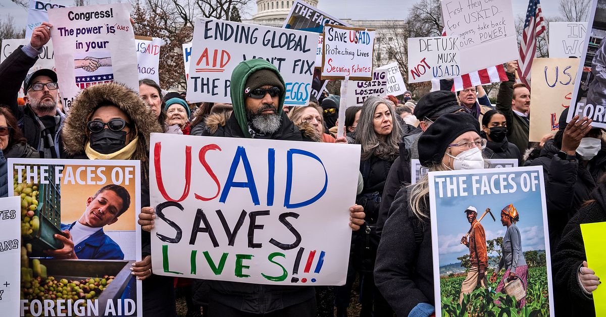 Domare pausar dråpslag mot USA:s biståndsorgan
