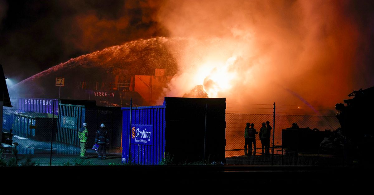 Brand på skrotanläggning i Angered – VMA utfärdat