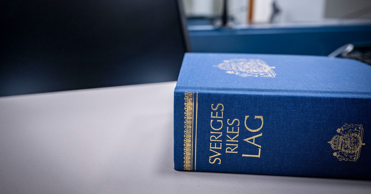 Ton&aring;ring h&auml;ktad efter bomblarm i R&auml;ttvik