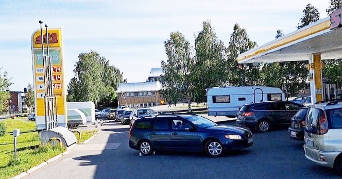 Bensinen p&aring; v&auml;g att ta slut p&aring; macken i  Haparanda