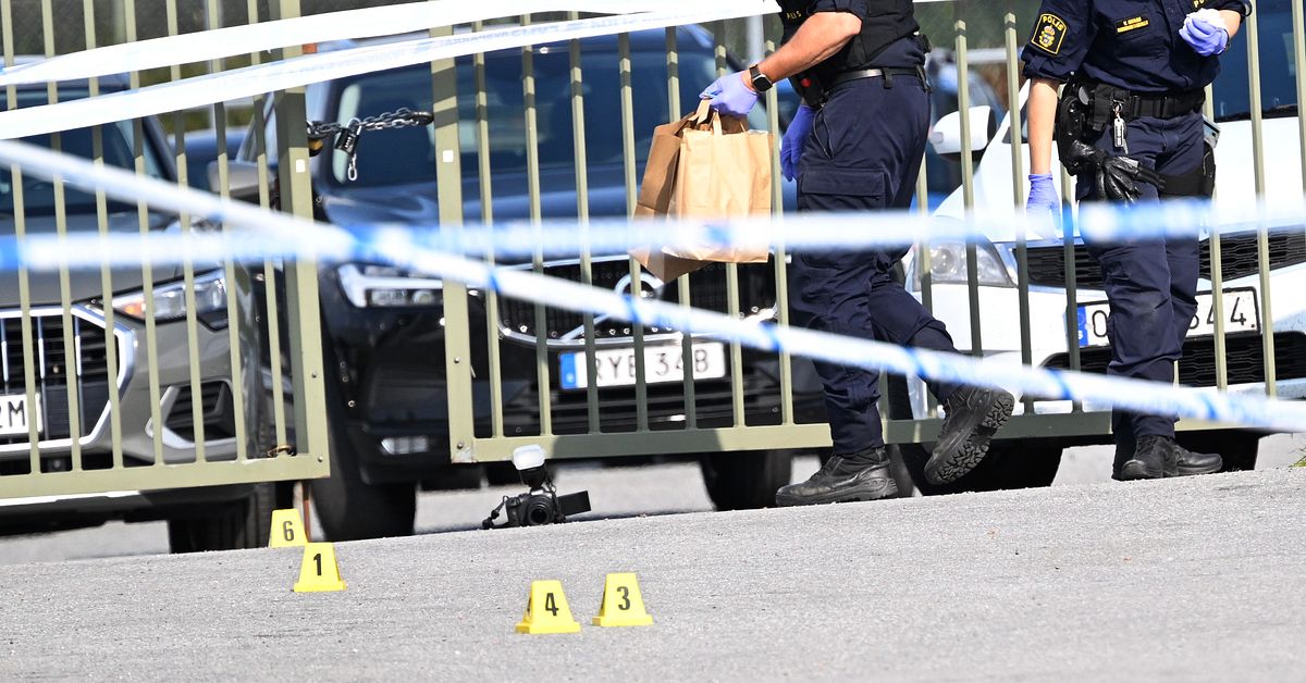 Kvinna häktas för medhjälp till mordet utanför Örebro moské