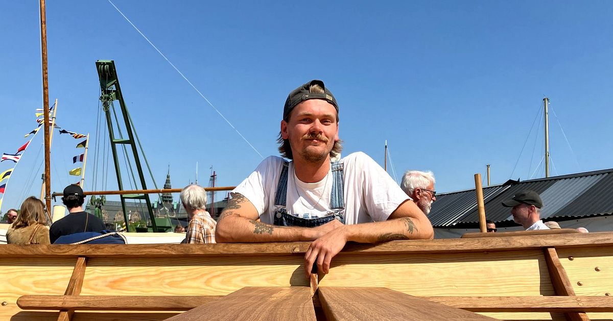 På Skeppsholmen sjösätts träbåtar byggda på traditionellt vis: ”Jättegammal teknik”