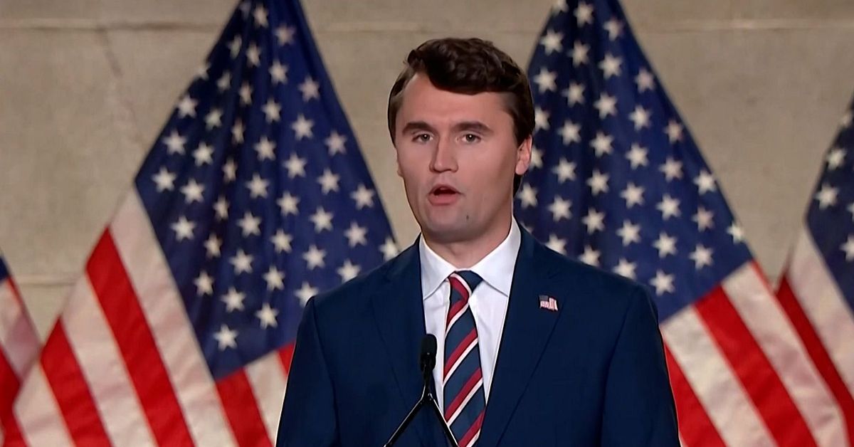 Minnesstund för Charlie Kirk – SVT liverapporterar