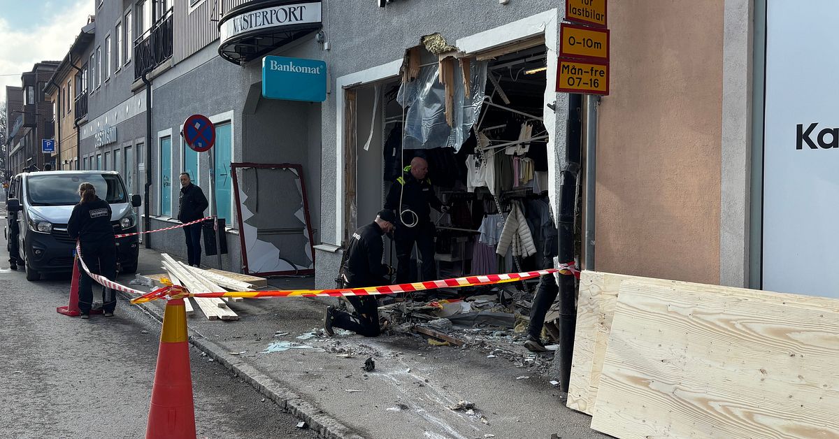 &Auml;ldre par k&ouml;rde in i butikslokal i centrala Nyk&ouml;ping