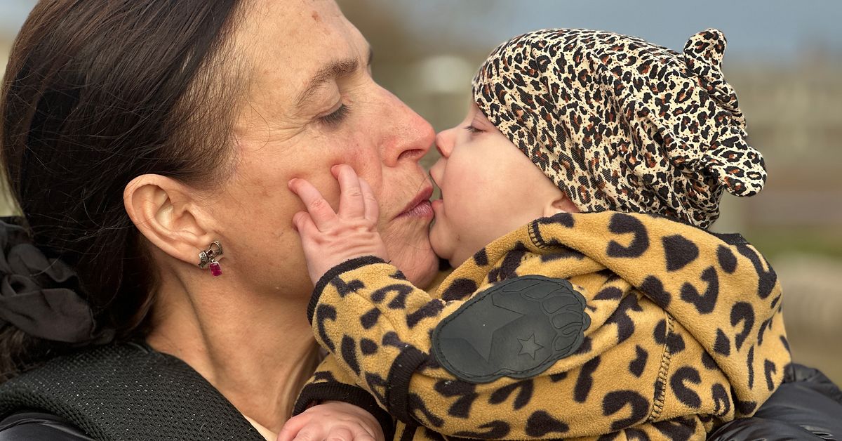 Anna, 58, valde förlossning i Kina – i kampen för att rädda sin livmoder