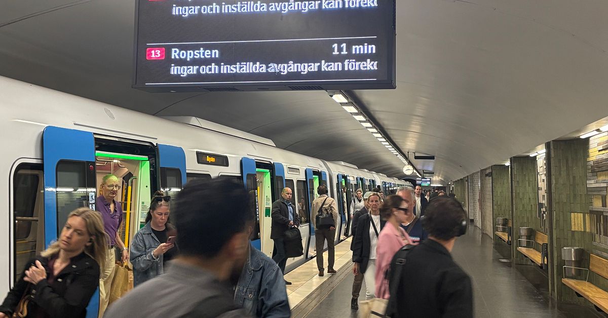 Två veckor med störningar på röda linjen | SVT Nyheter