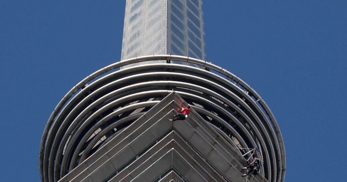 Alex Honnold frikl&auml;ttrade uppf&ouml;r skyskrapa i Taiwan &ndash; lives&auml;ndes