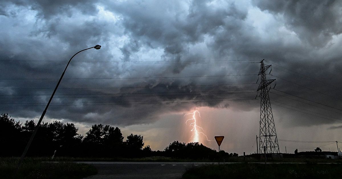 SMHI varnar &ndash; kraftigt regn och &aring;ska p&aring; l&ouml;rdag
