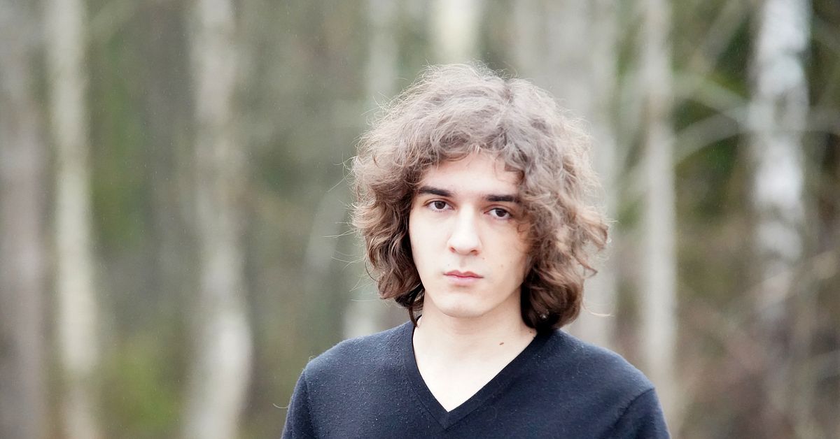 Klaus Andrei, 21, vill slå Europarekord i pi-decimalet – SVT sänder direkt