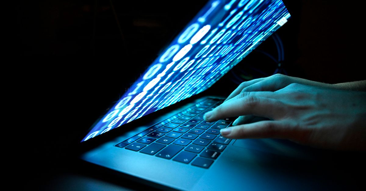 Experten: En miljon svenskars personuppgifter publicerade på darknet