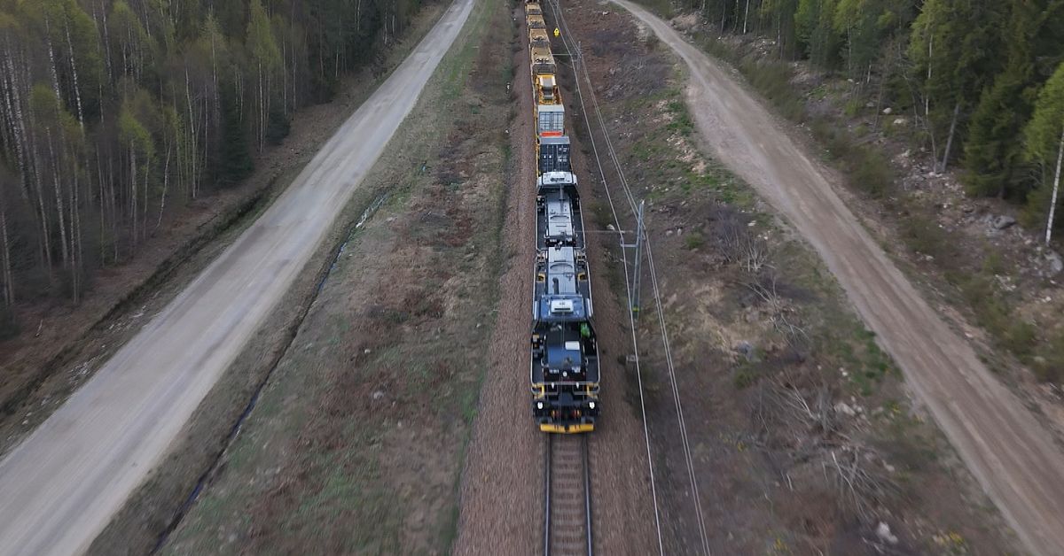 V&auml;rldsunikt t&aring;g byter r&auml;ls mellan Borl&auml;nge och Ludvika &ndash; 200 meter i timmen