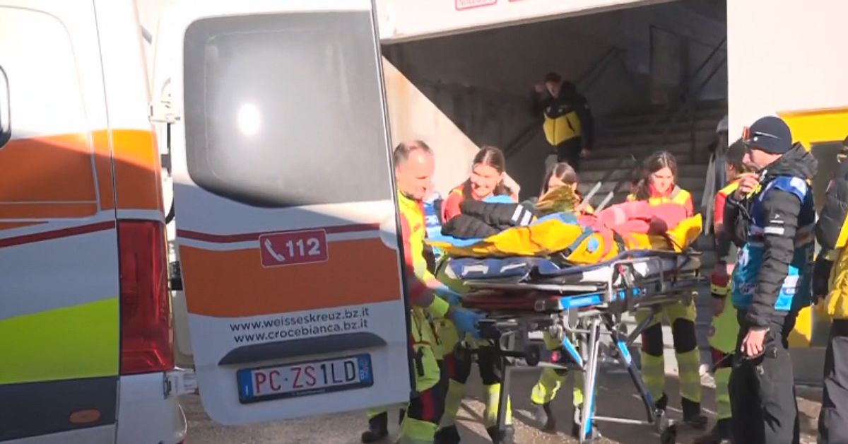 Anze Gros kollapsade under loppet &ndash; f&ouml;rdes iv&auml;g i ambulans