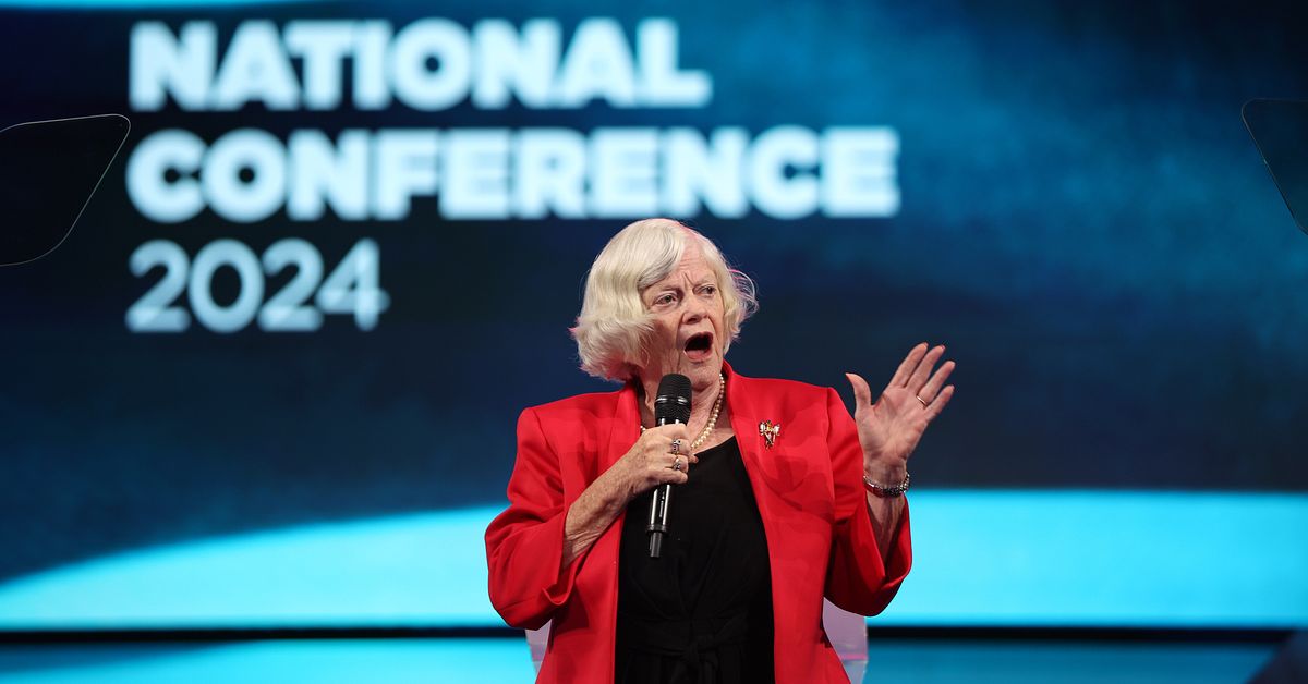 Brittisk ex-minister Ann Widdecombe misst&auml;nkt m&ouml;rdad i sitt hem