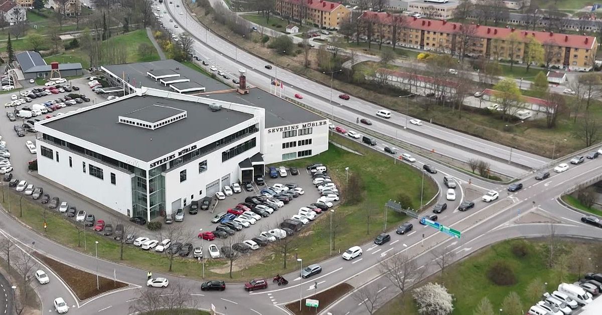 Långa köer på vägarna när motormässan på Elmia drog igång
