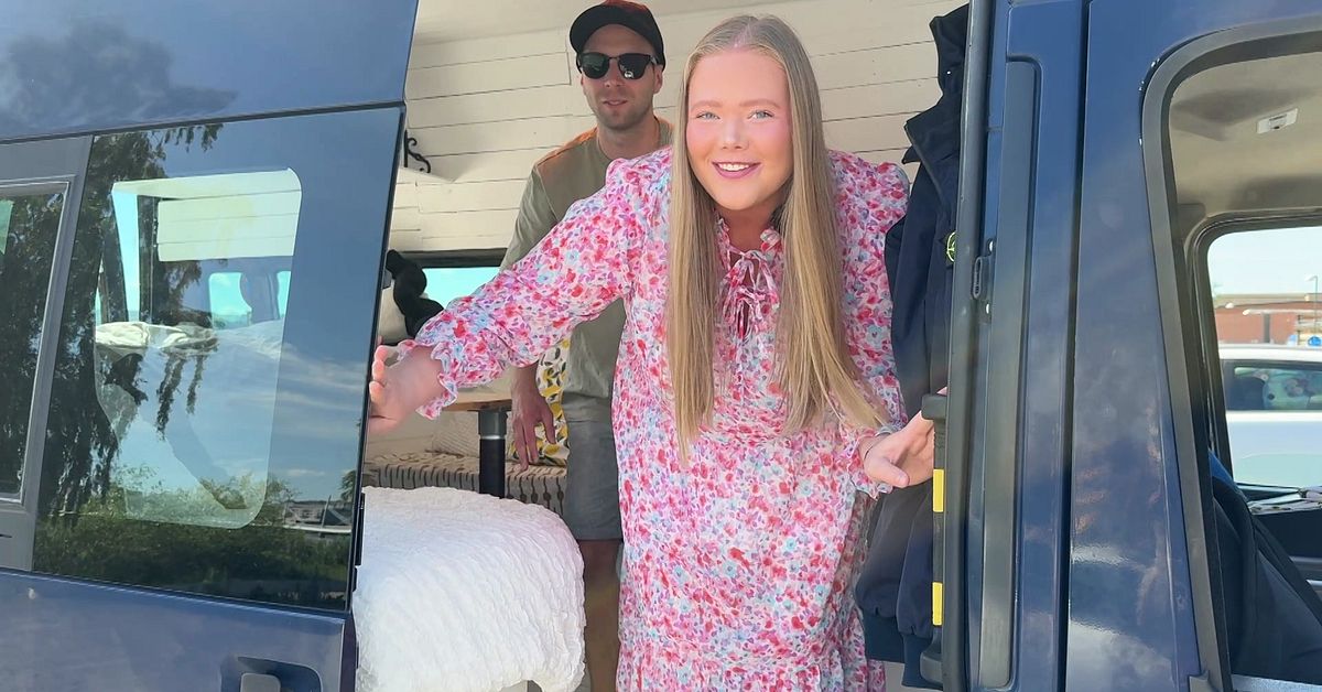 Albin och Kajsa l&auml;mnar l&auml;genheten f&ouml;r ett liv p&aring; v&auml;garna