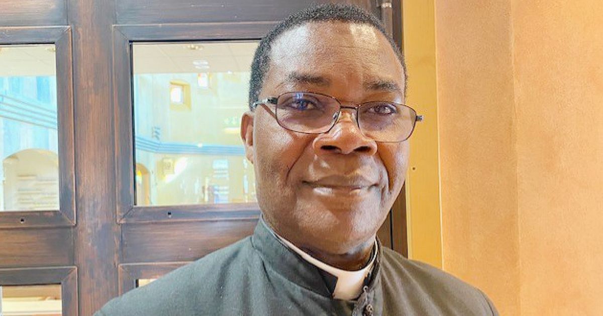 Fader Eze vid katolska kyrkan i Luleå: Påvens död ökar intresset för katolicismen