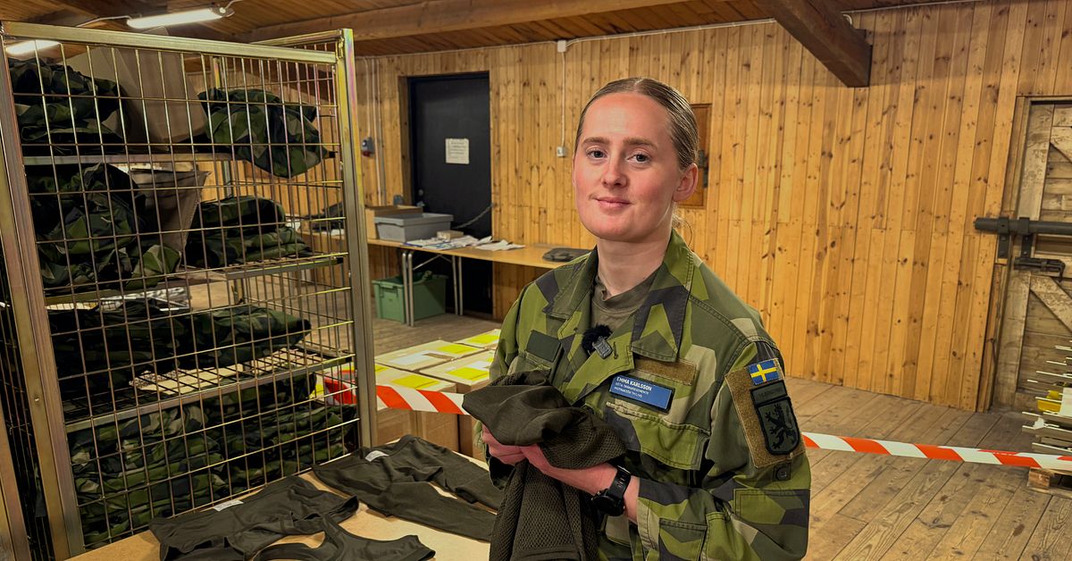 Försvarets nya uniform MSU24 delas ut i Skövde – bättre för kvinnor ...
