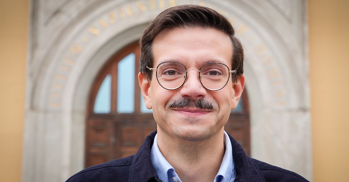 H&auml;r &auml;r nya &Ouml;stg&ouml;tab&auml;nken i riksdagen &ndash; Elias Aguirre (S) en av nykomlingarna