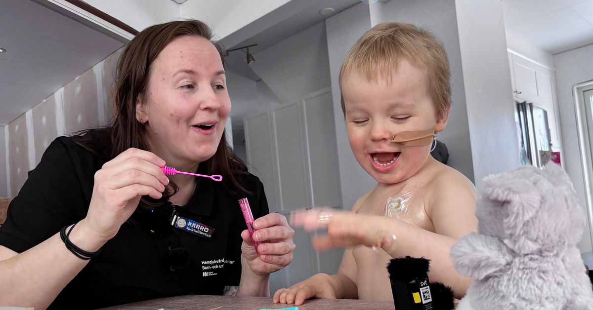 Nu f&aring;r cancersjuke Hugo, 3, v&aring;rd hemma &ndash; tack vare nytt v&aring;rdteam