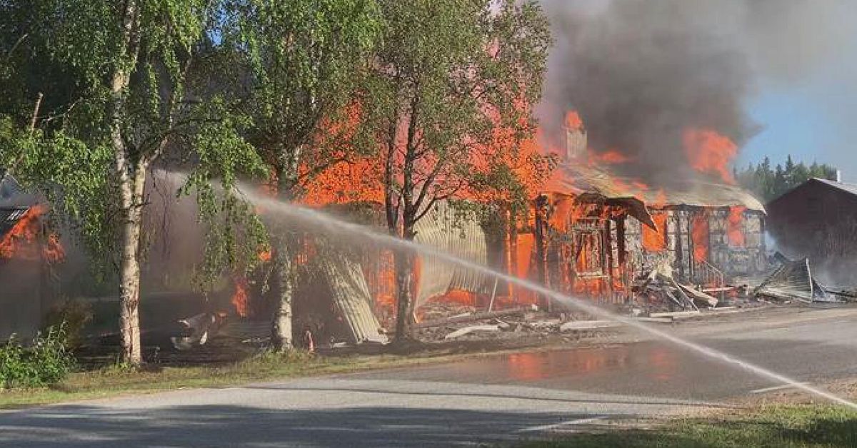 Fullt utvecklad villabrand i Murjek – huset övertänt