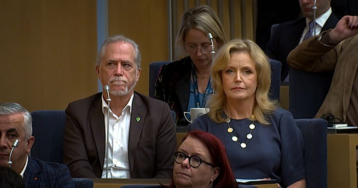 Tre fr&aring;gor d&auml;r tuffa strider v&auml;ntar mellan de r&ouml;dgr&ouml;na partierna