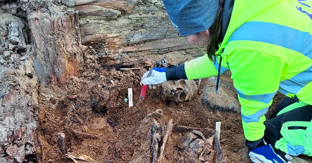 Hundratalet begravda hittade under nedbrunna kyrkan i Tornedalen