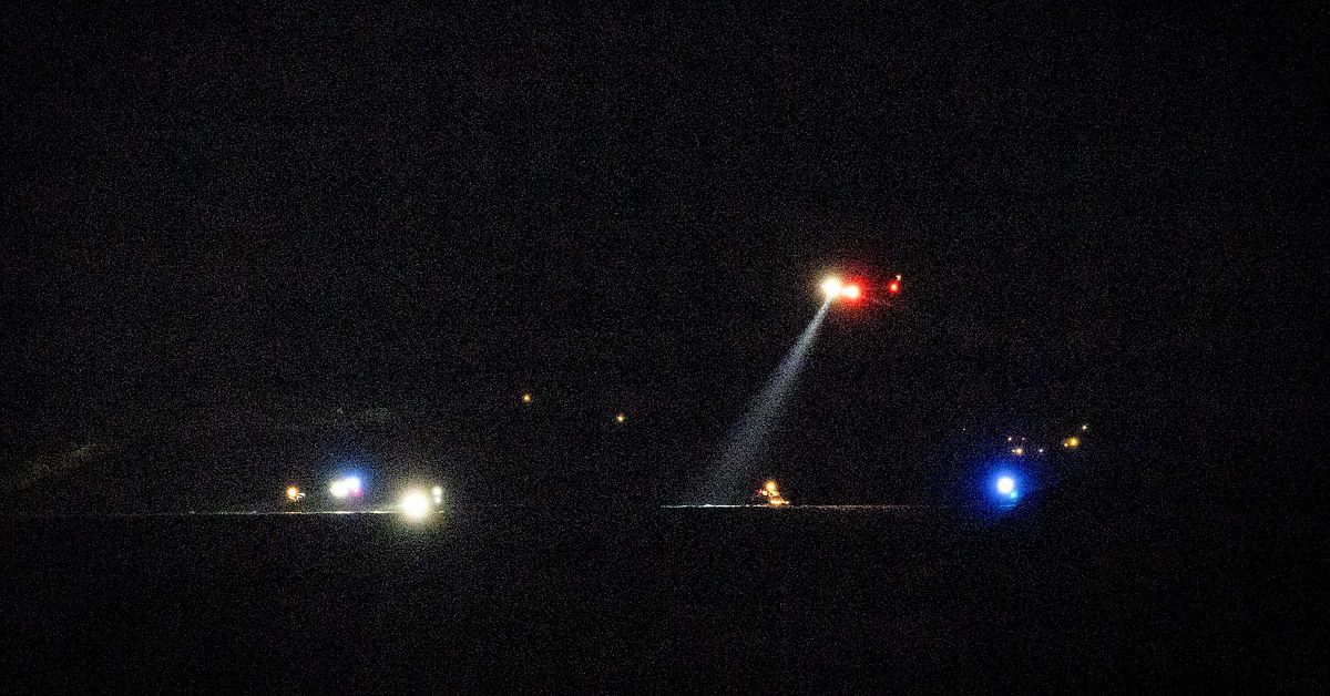 Bef&auml;lhavaren h&auml;ktas efter b&aring;tolyckan utanf&ouml;r Tj&ouml;rn