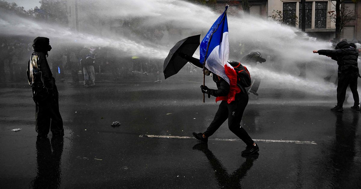 Regeringens svar efter protesterna i Frankrike: &rdquo;Inga tomma l&ouml;ften&rdquo;