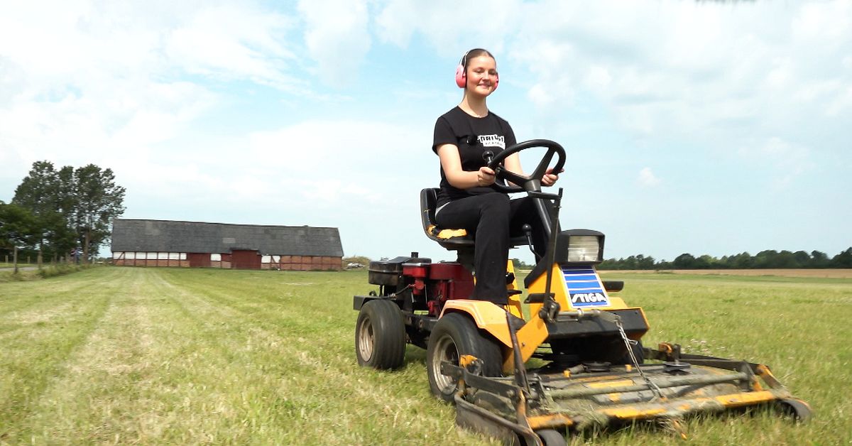 Julia, 16, driver sin egen bedrift: «Jeg er glad for at jeg fikk sjansen til å prøve å starte min egen bedrift»
