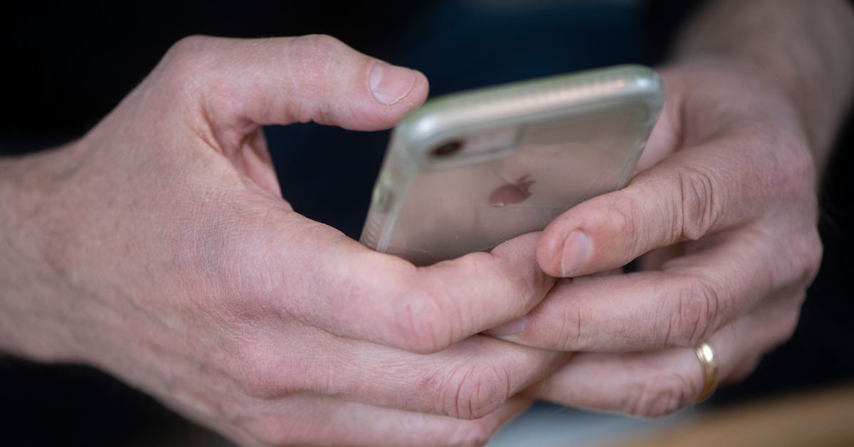 Elev i Link&ouml;ping fick tusentals sms av l&auml;rare &ndash; sexuella trakasserier anser DO