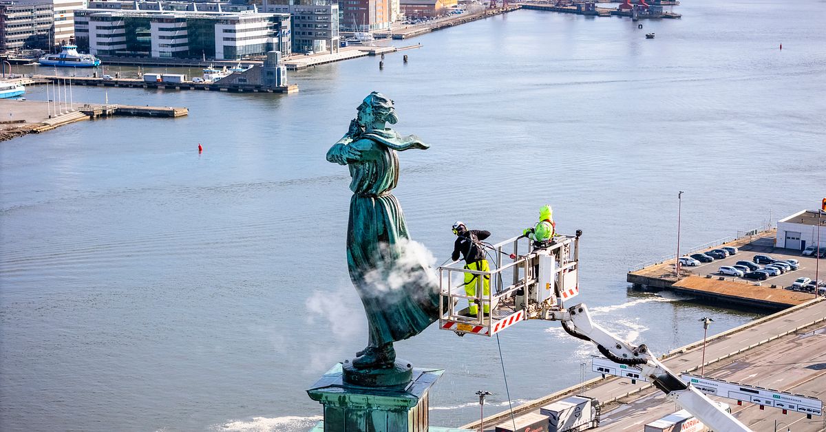 Se Sj&ouml;manshustruns f&ouml;rsta dusch &ndash; p&aring; 92 &aring;r