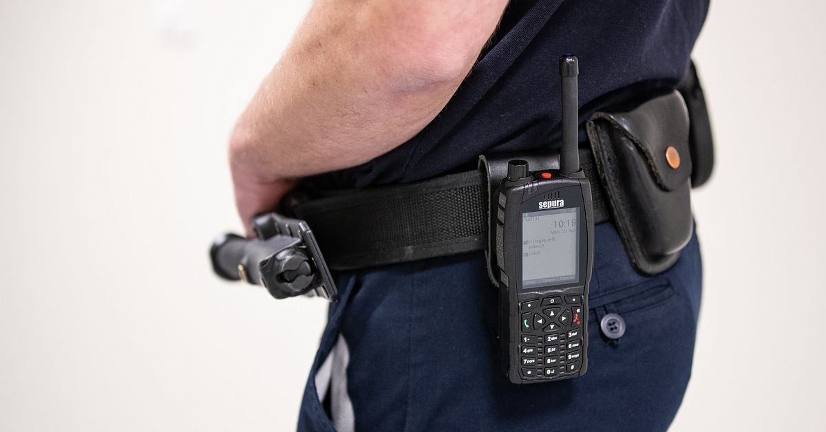 Häktesvakt får löneavdrag för olämplig relation till kvinnlig intagen – men jobbar kvar inom myndigheten