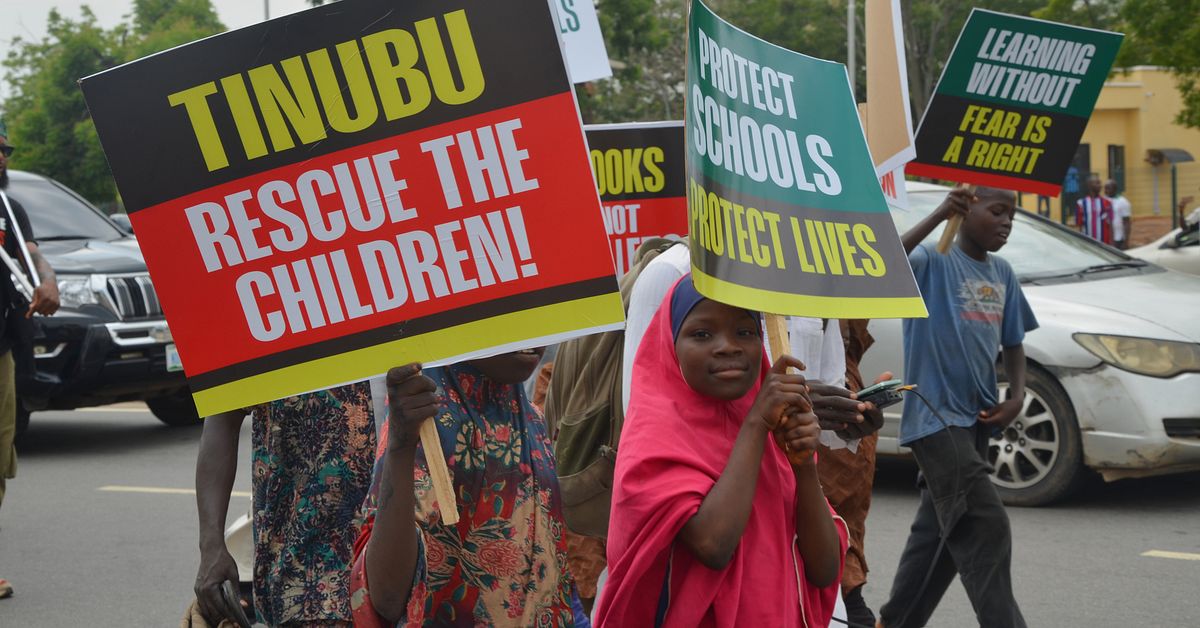 Hundratals kidnappade fritagna i Nigeria
