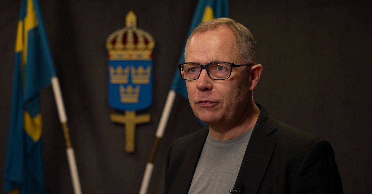 Försvarsmakten: Vi har inte lyckats locka kvinnor | SVT Nyheter