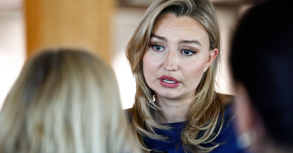 Ebba Busch kritiserar Palestinarörelsen i valuppstarts-tal