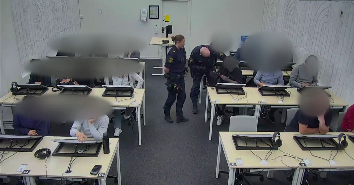 H&auml;r fuskar mannen p&aring; teoriprovet f&ouml;r k&ouml;rkort &ndash; med hj&auml;lp av smartglas&ouml;gon