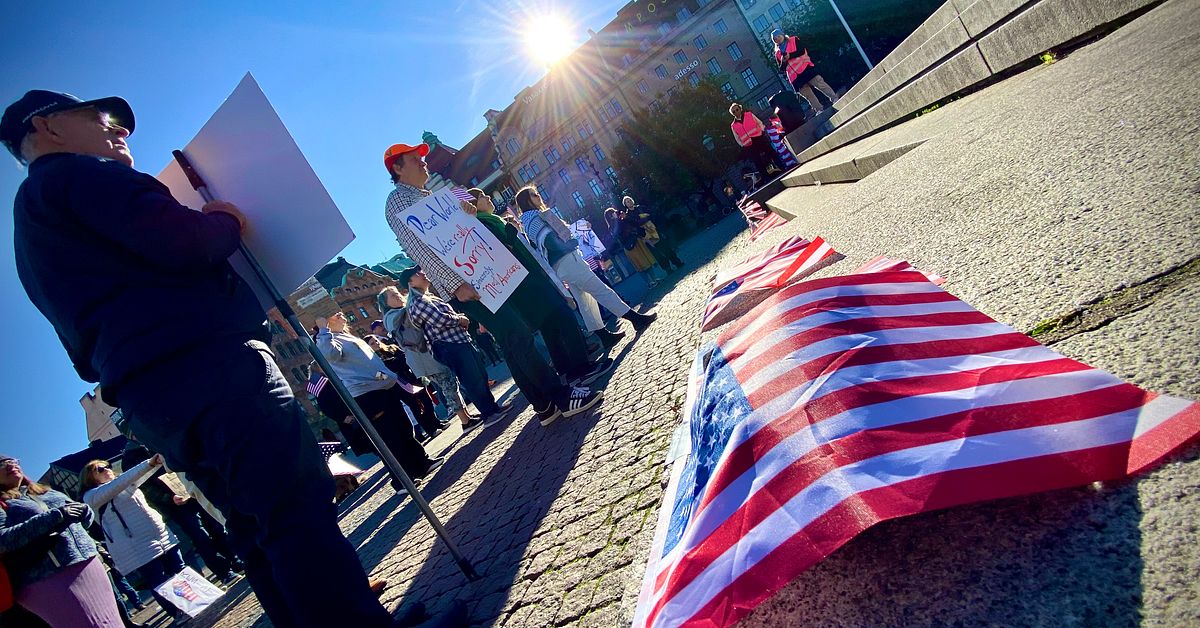 Ett 70-tal protesterade mot Donald Trump i Malmö